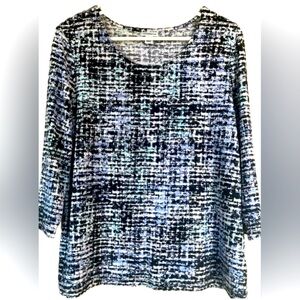 Croft & Barrow Black & White Blouse. Excellent condition. Size Medium Petite